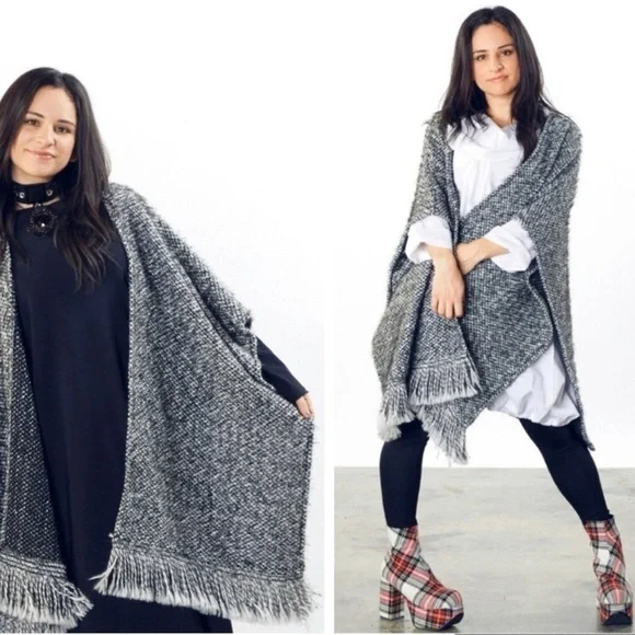 NWT Bryn Walker Women's Black & White Tweed Fringed Hemline Wrap Poncho size S - Picture 13 of 13